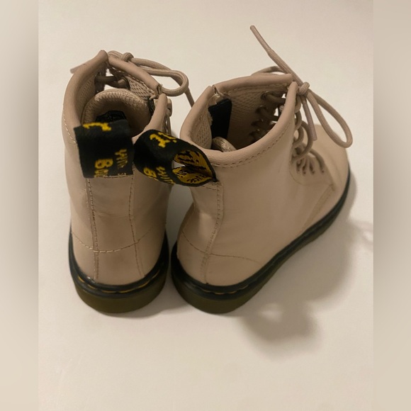 Kids Dr. Martens Taupe Toddler Girls 10 - Picture 5 of 7